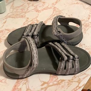 Ladies comfy sandals